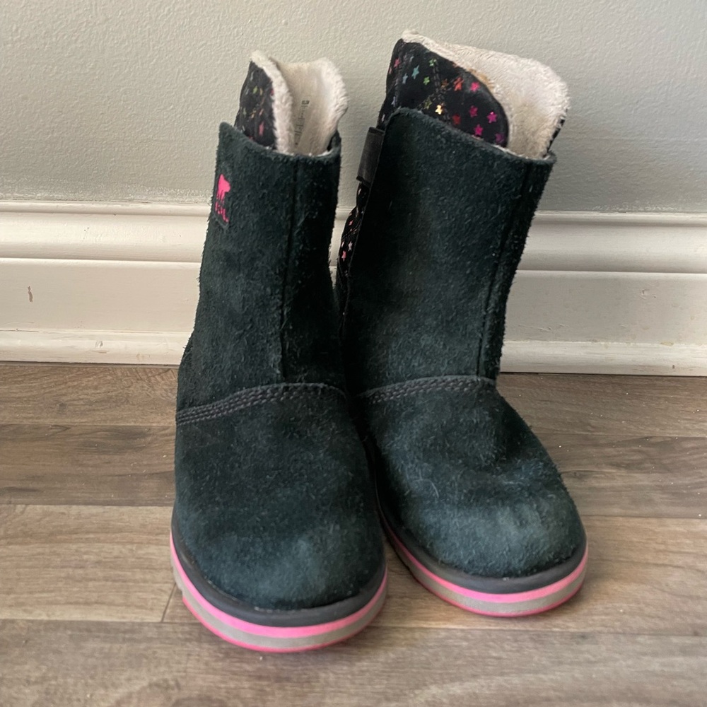 Sorel Youth's Rylee Faux Fur-Lined Waterproof Suede Star Pattern Boots Size 4 - Picture 7 of 8